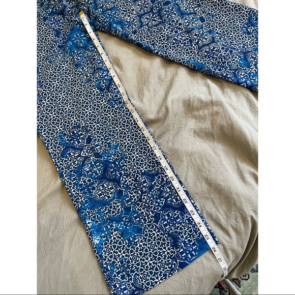 Banana Republic Blue Patterned Pant size 00R - Picture 3 of 5